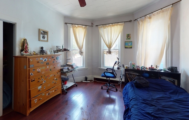 23 ENDICOTT AVE