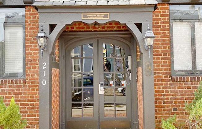Sophisticated Living in The Fan: 2 Bedroom Condo