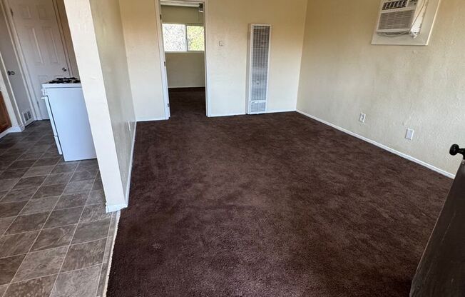 1 bed, 1 bath, $1,300, Unit 1537 N. Sierra Way Apt.#3