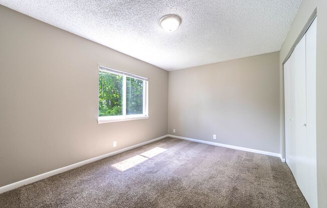 2 beds, 1 bath, 812 sqft, $925, Unit L-6