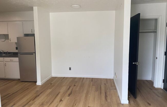 Reside 517 LLC