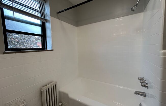 3 beds, 1 bath, 1,000 sqft, $2,390, Unit 6224 Fifth Ave. #310H