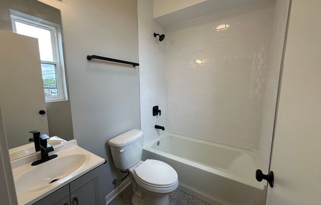 Studio, 1 bath, $1,295, Unit 209