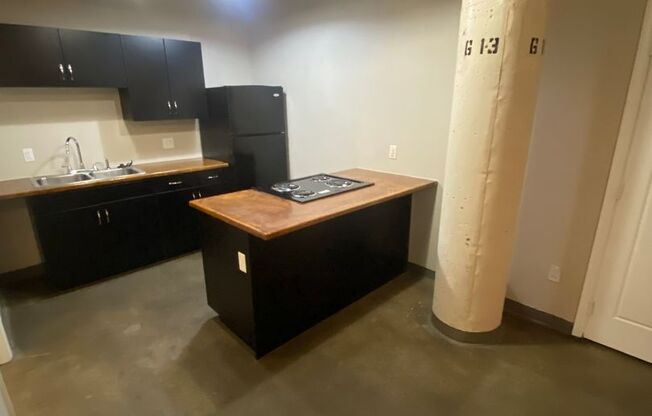 Studio, 1 bath, 438 sqft, $695, Unit 557