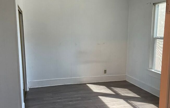 3 beds, 1 bath, $1,700