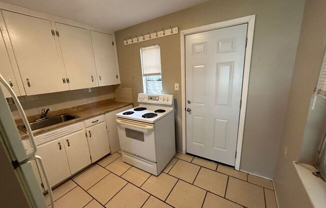 2 beds, 1 bath, $1,475