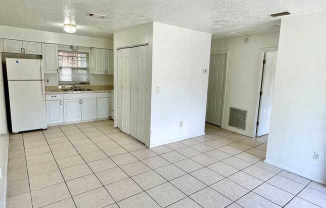 Spacious 2-Bedroom Villa with Laundry Room