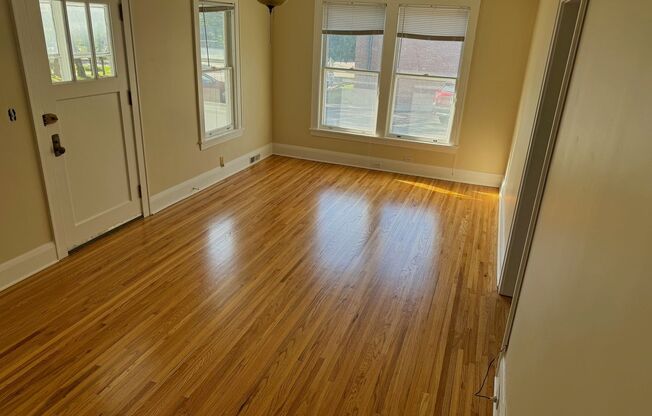 Wayzata Home walking distance to Lake.
