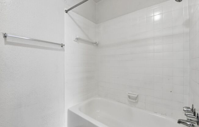 1 bed, 1 bath, 768 sqft, $1,019, Unit 108