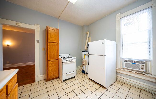 Studio, 1 bath, $875, Unit 250 R