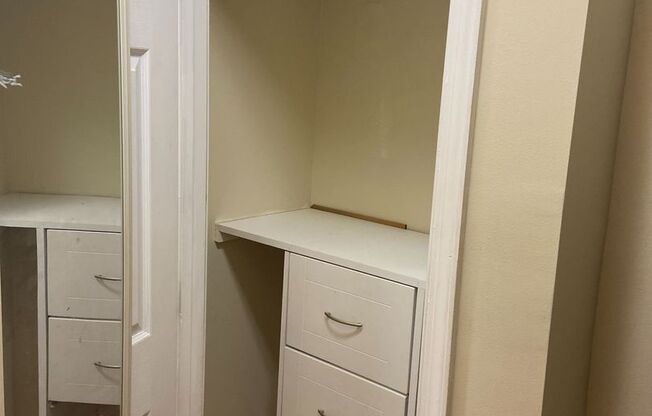 Studio, 1 bath, 320 sqft, $1,550, Unit 206