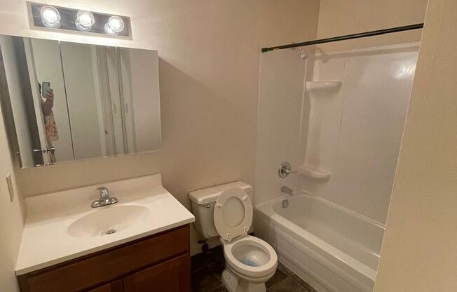 1 bed, 1 bath, 720 sqft, $1,195, Unit 5970105