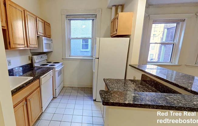 2 beds, 1 bath, $4,000, Unit 04