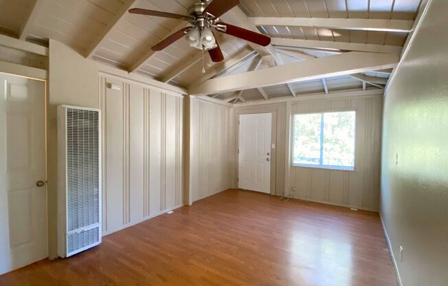 9922 Buena Vista Dr