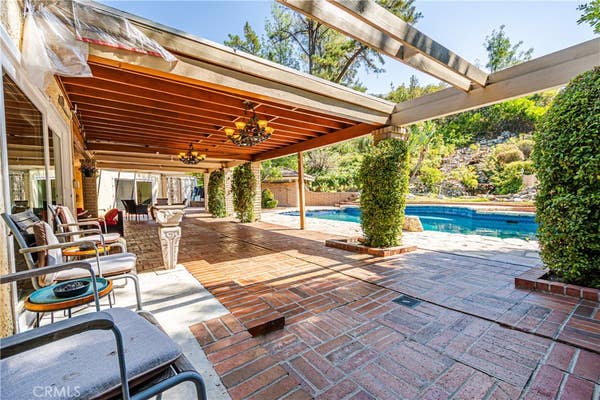 18022 LK ENCINO DR