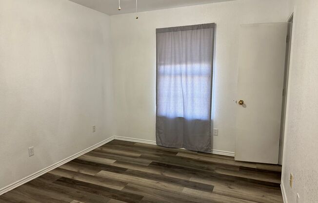 2 beds, 1 bath, 803 sqft, $895, Unit C