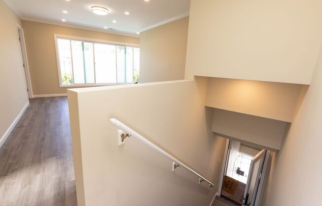 OPEN HOUSE: Tuesday (7/8)  6:00pm-6:30pm. Gorgeous Top Floor 2BR/1BA with Panoramic Views Laundry (12 Day Street)