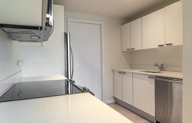 1 bed, 1.5 baths, 826 sqft, $3,350, Unit 527