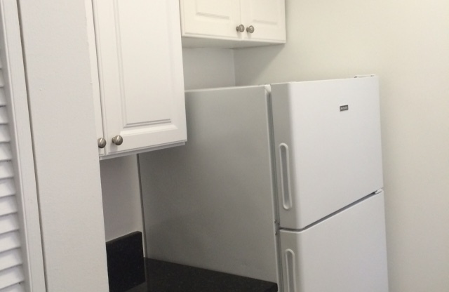 2 beds, 1 bath, $3,350, Unit 105