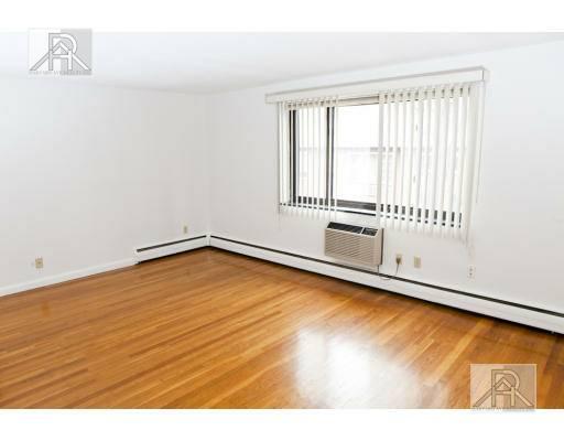 203 KENT ST