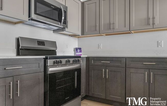 1 bed, 1 bath, 746 sqft, $1,599, Unit B29