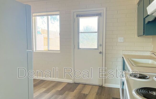 1240 W DUNLAP AVE