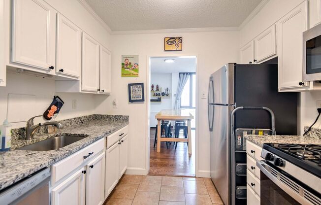 2 beds, 1 bath, $2,499, Unit Unit 414N