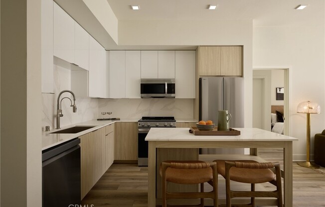 2 beds, 2 baths, 1,100 sqft, $4,355, Unit 644