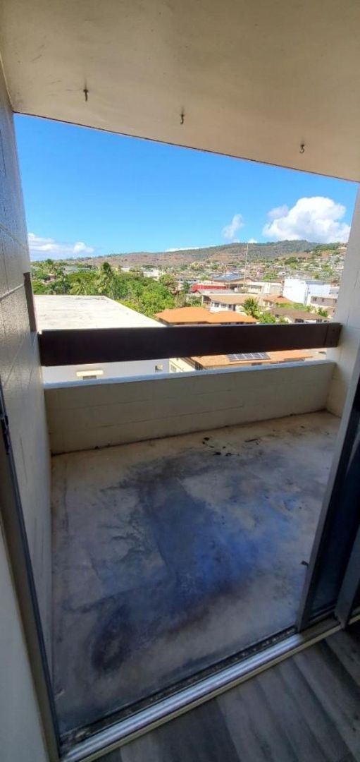 Hidden Gem Location ... Secured 1 bedroom!