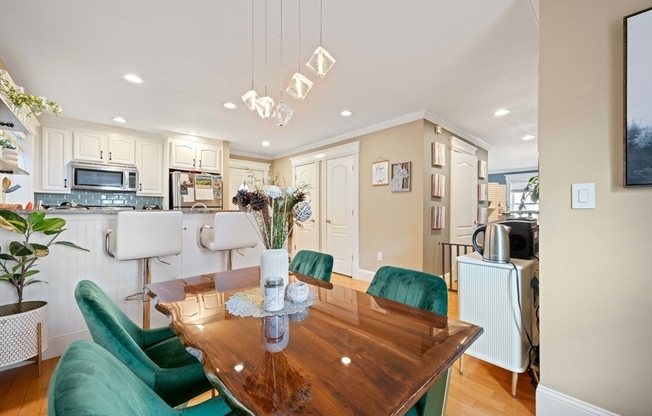 8 MOHAWK ST
