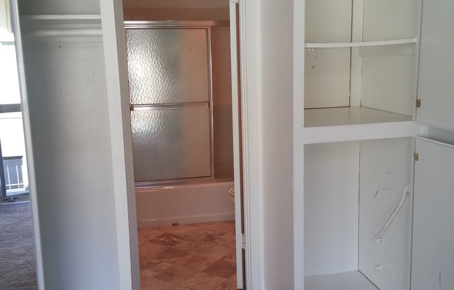 Studio, 1 bath, 420 sqft, $1,795, Unit 74-36