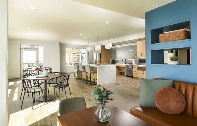 Dominium_900_Clubhouse 1.jpg