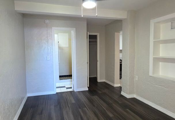1 bed, 1 bath, $1,050, Unit 1214-5