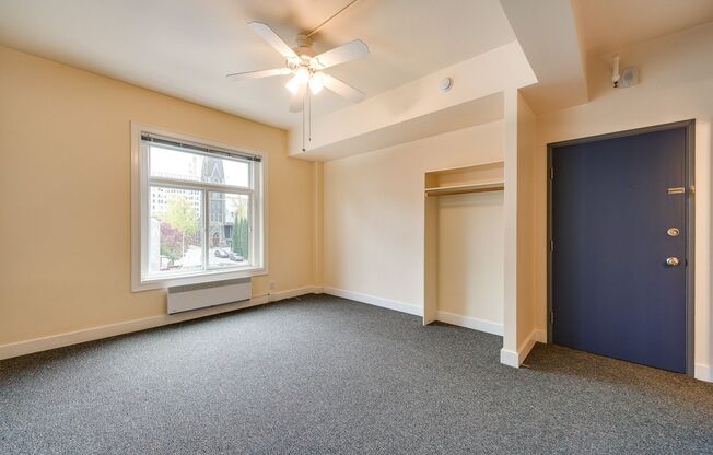 Studio, 1 bath, 285 sqft, $955, Unit 307
