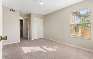 Venetian Place -  833