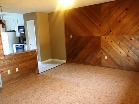 2 beds, 1 bath, $2,295