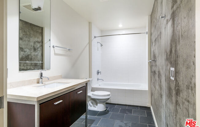 Studio, 1 bath, 750 sqft, $2,495, Unit 713