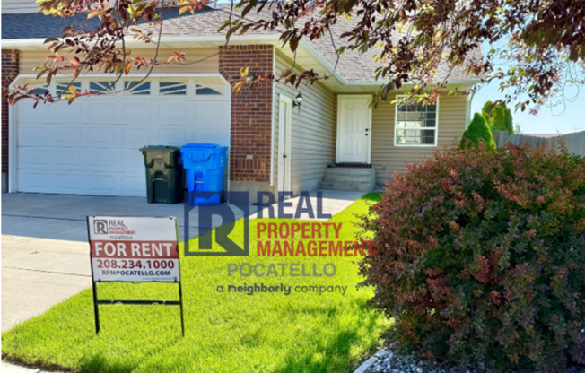 5 Bedroom 3.5 Bath Duplex - 2 car garage