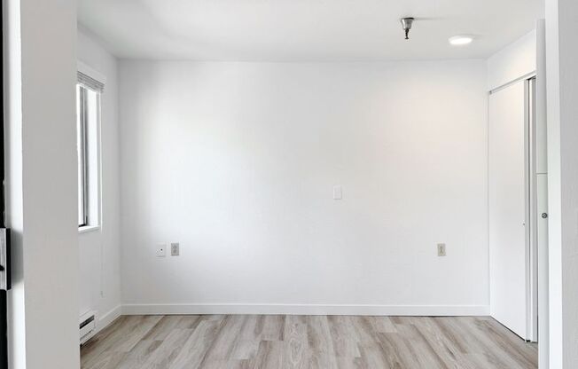 Studio, 1 bath, 480 sqft, $1,585, Unit 428