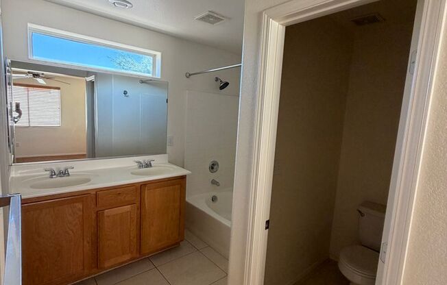 3 beds, 2.5 baths, $1,900