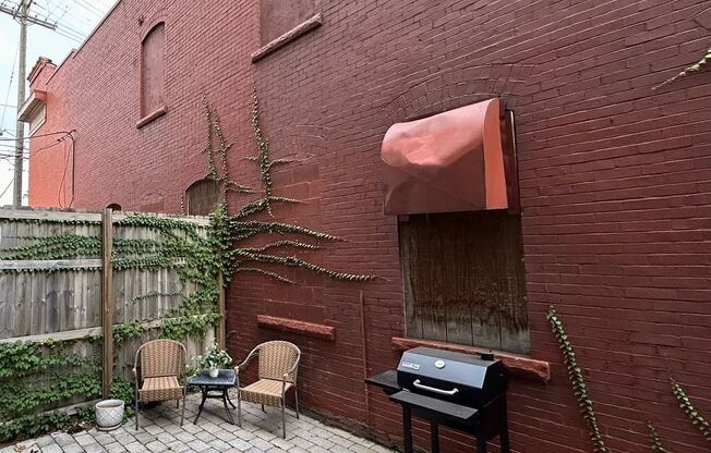 3 beds, 3 baths, $2,500, Unit 107 - C