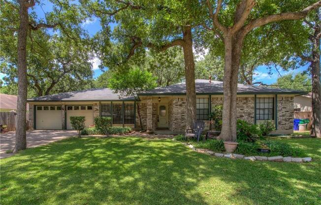 Great home in Buttercup Creek!