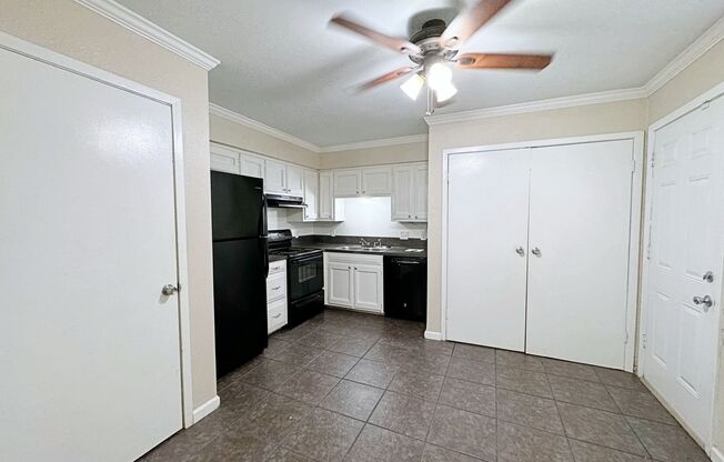 2 beds, 1.5 baths, $1,000