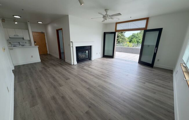 2 beds, 1 bath, 915 sqft, $2,175, Unit 414