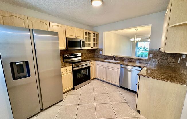 2 beds, 2 baths, $2,095, Unit #102