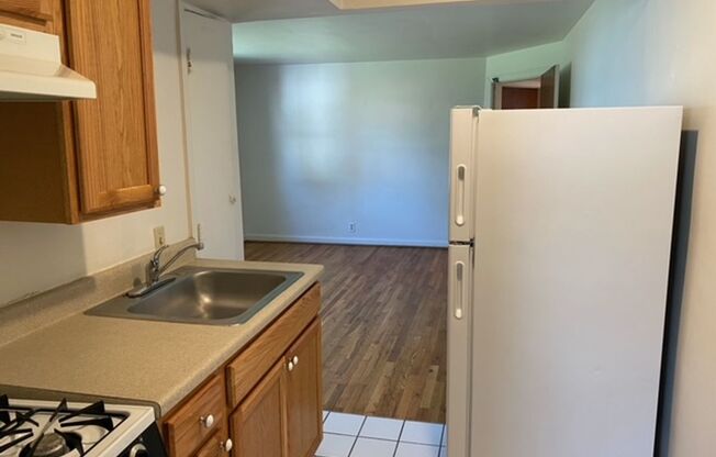 Deer Park Flats - Comfortable 1 - Bedroom Apartments near Kenwood Mall
