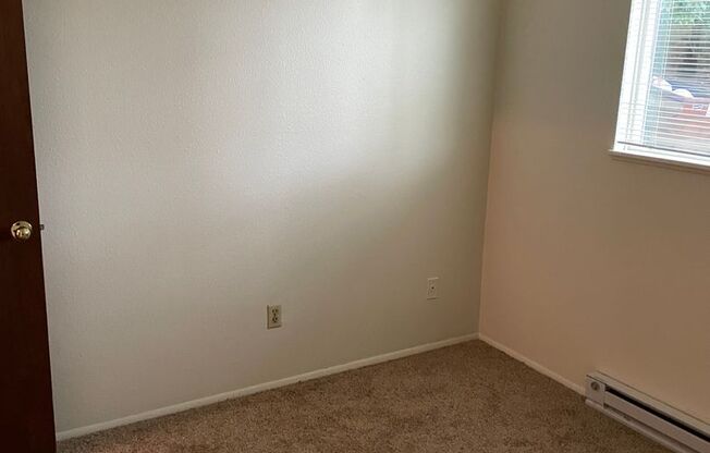 1 bed, 1 bath, 700 sqft, $1,050