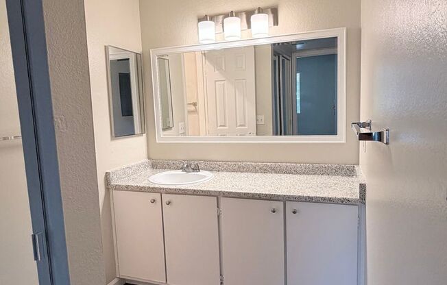 2 beds, 1 bath, 861 sqft, $1,750, Unit 25