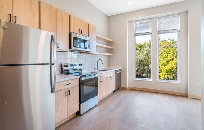 Studio, 1 bath, 466 sqft, $1,460, Unit 128