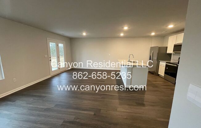 Great Location near everything, beautirul 4 Br 2 Bath